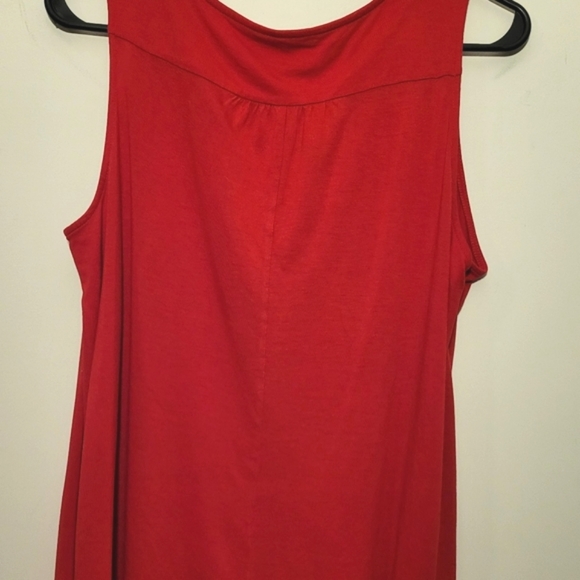 Charming Charlie Red Sleeveless Blouse Top Embellished V-neck Gold Trim Size XXL - Picture 3 of 3